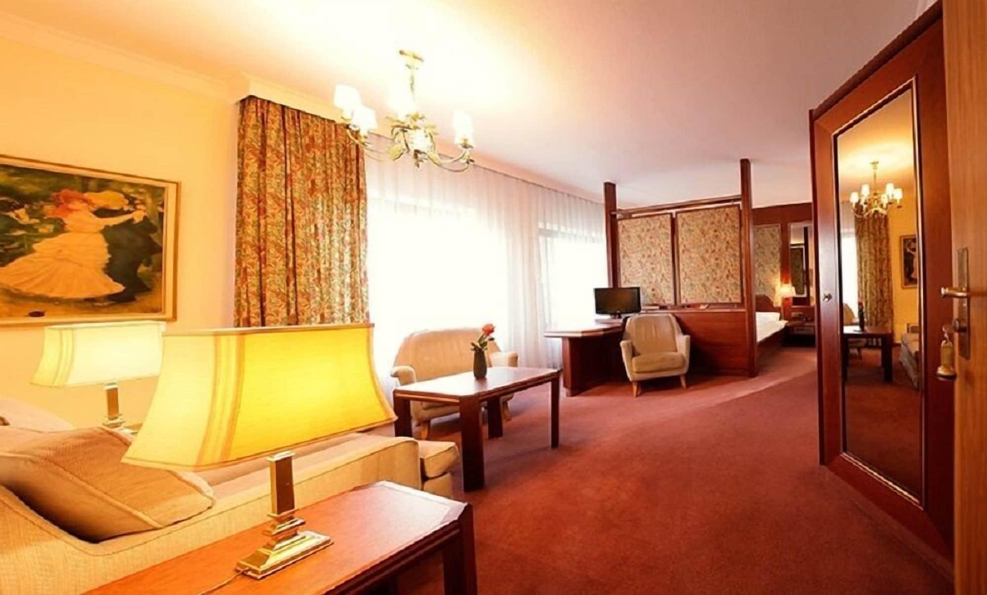 Trip Inn Klee Am Park Висбаден Экстерьер фото